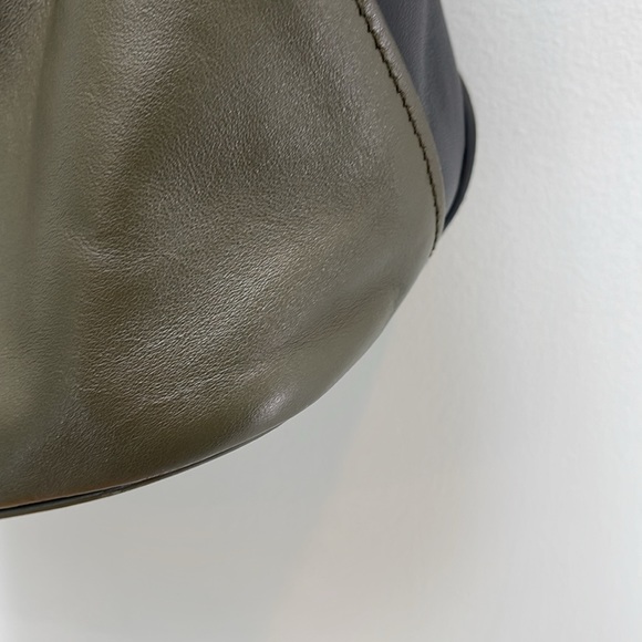 Prada tote bag - Picture 11 of 16